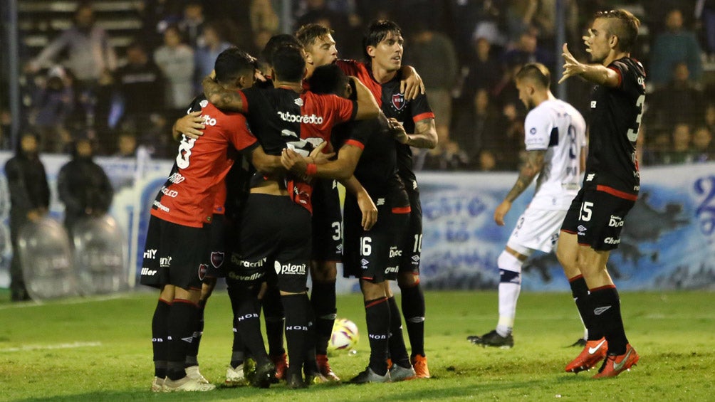 Newell's festeja triunfo durante un duelo