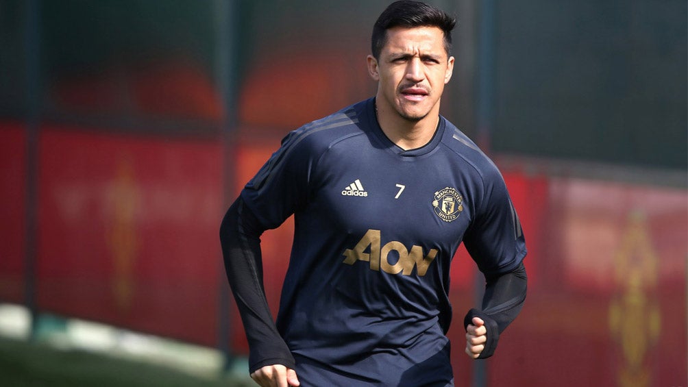 Alexis Sánchez, durante un entrenamiento con el Manchester United