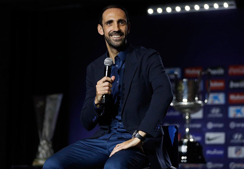 Juanfran se despide de sus compañeros en conferencia 