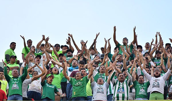 Afición de León, en el Estadio Universitario