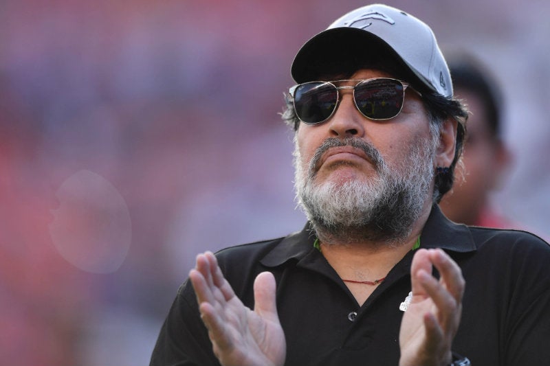 Maradona, durante un juego con Dorados de Sinaloa