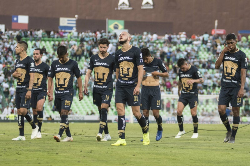 Jugadores de Pumas tras su último juego en el C2019