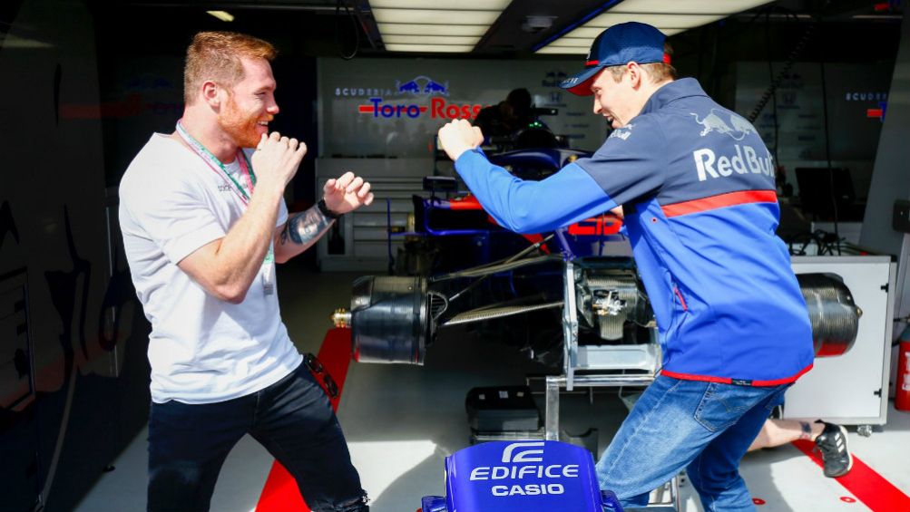 Canelo y Daniil Kvyat se divierte en el garaje de Toro Rosso