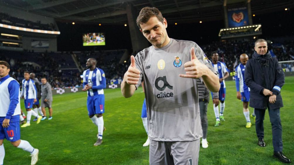 Iker Casillas durante un juego con el Porto