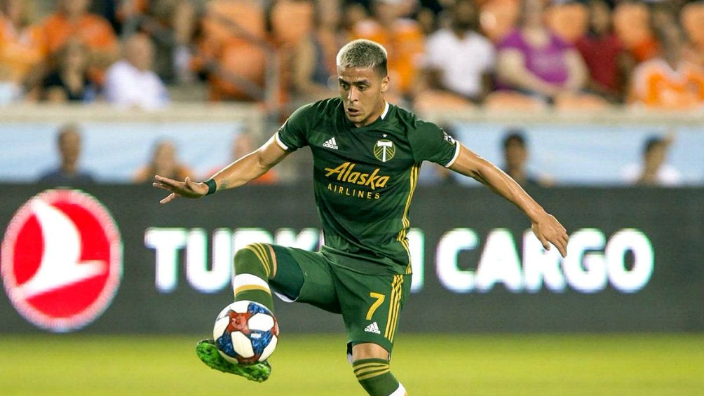 Brian Fernández durante un partido con el Portland Timbers