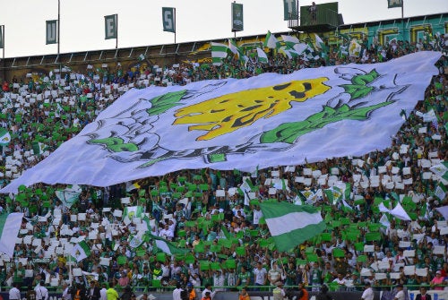 Aficionados de León apoyan a su equipo en encuentro ante América