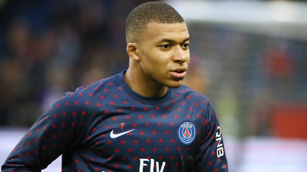 Kylian Mbappé, durante un entrenamiento con el PSG