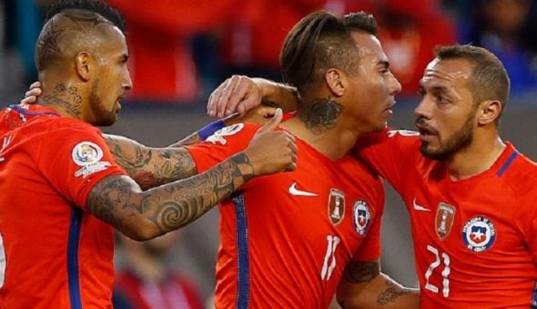 Vargas celebra anotación con la Selección de Chile