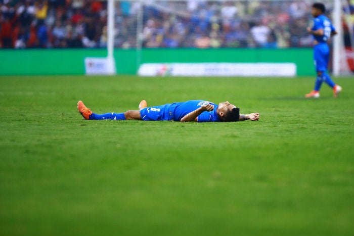 Jugadores de Cruz Azul durante un partido