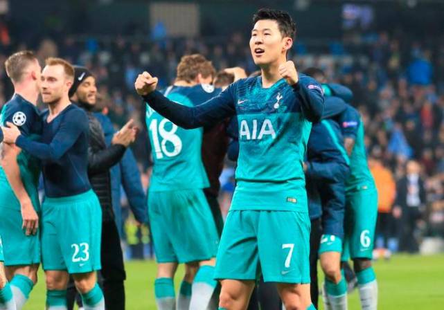 Jugadores del Tottenham festejan pase a Final de Champions