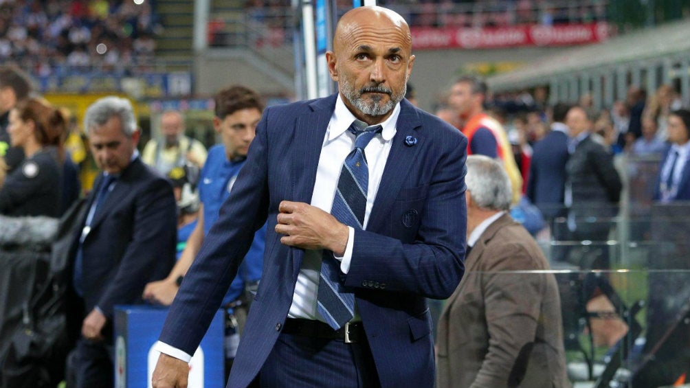 Luciano Spalletti dirigiendo un partido del Inter 