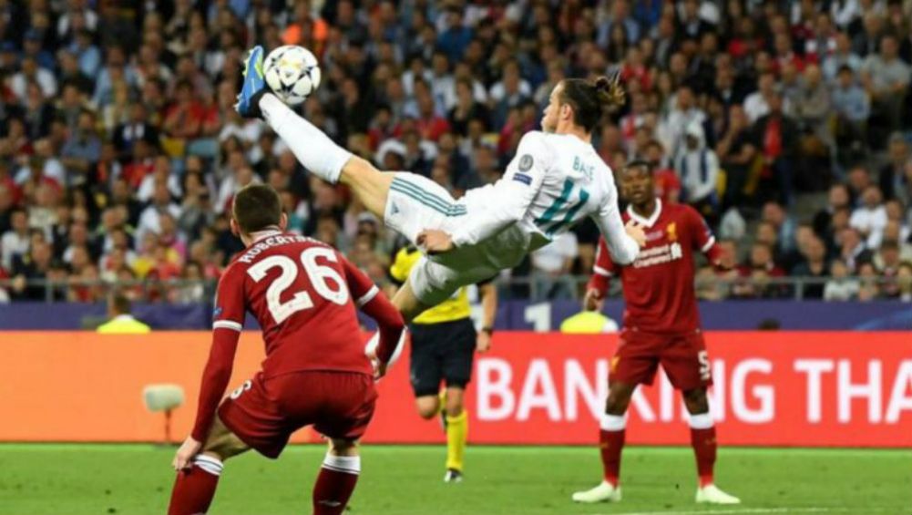 Momento en el que Bale remata de chilena al Liverpool