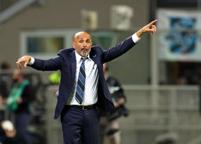 Luciano Spalletti dirigiendo un partido del Inter 