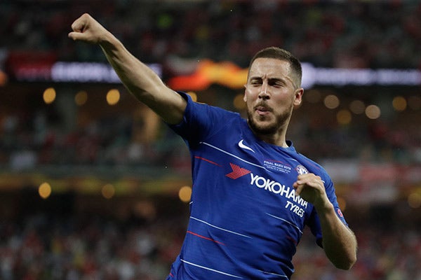 Hazard celebra un gol contra Arsenal