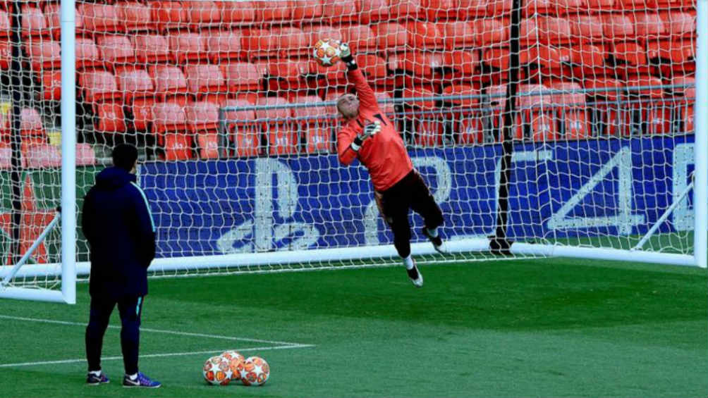 Cillessen durante entrenamiento del Barcelona 