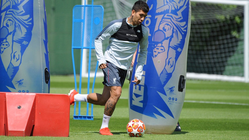 Firmino, durante un entrenamiento con Liverpool 