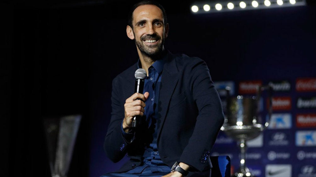 Juanfran se despide de sus compañeros en conferencia