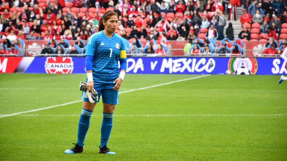 Cecilia Santiago, durante un juego con México