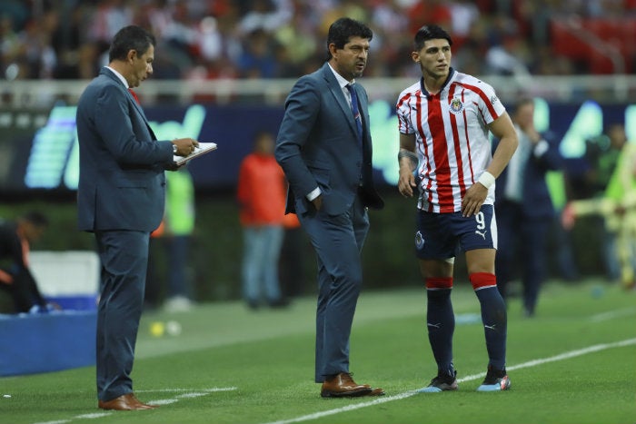 Cardozo, durante su etapa como DT de Chivas