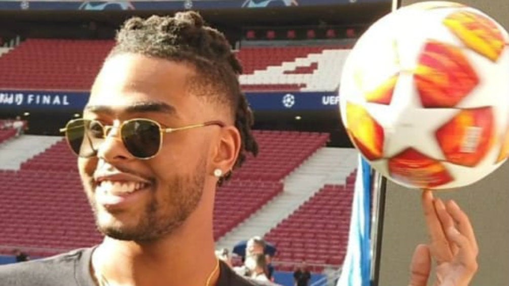 D'Angello Russell en el Wanda Metropolitano antes del partido 