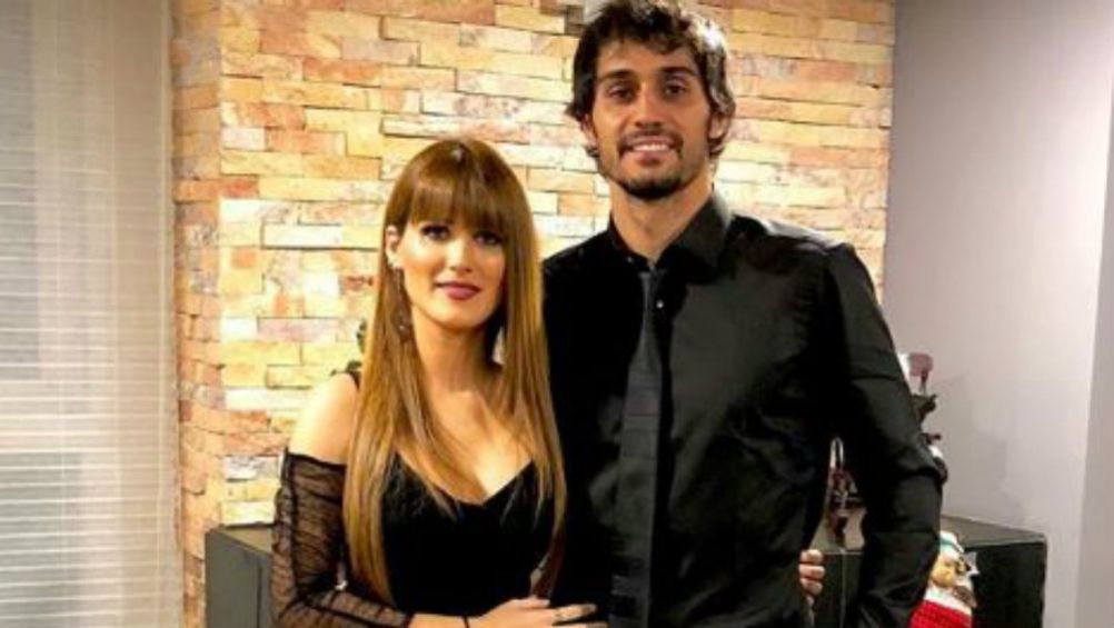 Alejandro Arribas y Nuria Aganzo posan para la foto