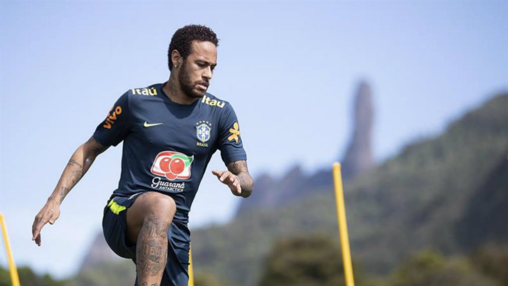 Neymar, durante un entrenamiento de Brasil