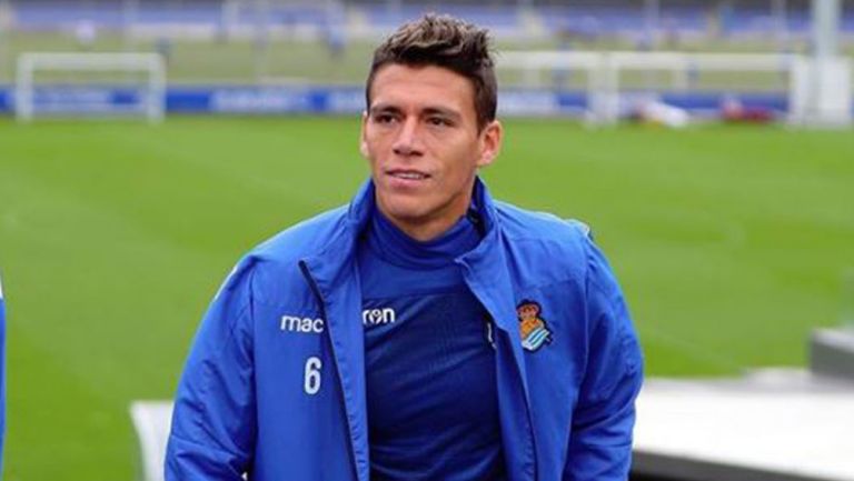 Héctor Moreno antes de un partido de la Real Sociedad