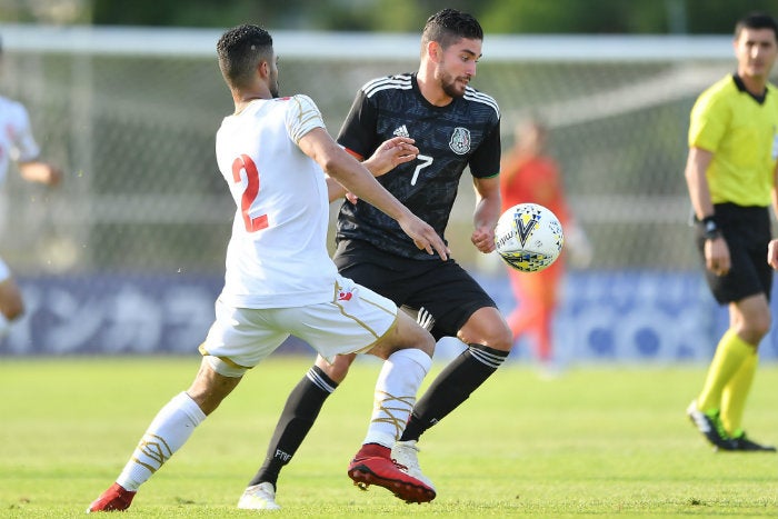 Yrizar pelea el balón