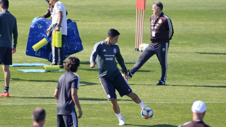 Marco Fabián durante un juego de la Selección 