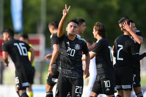 Selección Mexicana Sub 22 celebra un gol ante Bahrein