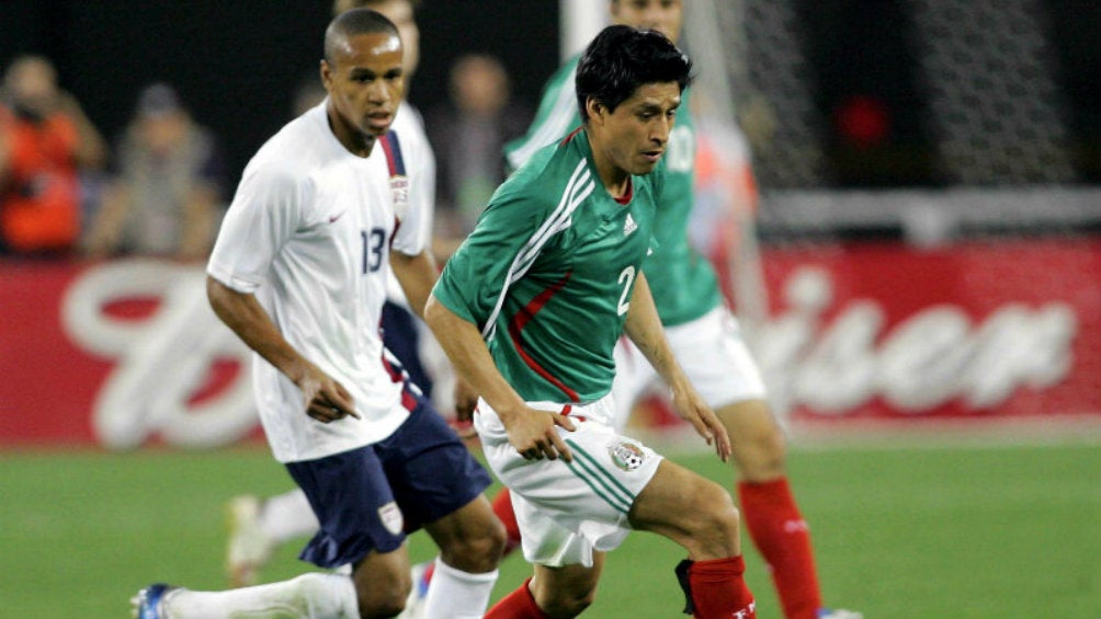 Ricardo Osorio en un partido con el Tri en el 2007