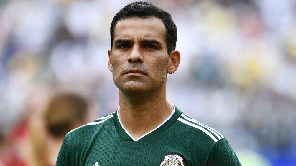 Rafa Márquez durante un partido contra la Selección de Brasil 