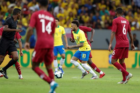 Neymar encara la marca contra Qatar