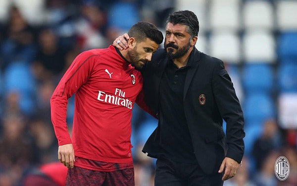 Gattuso anima a uno de sus jugadores