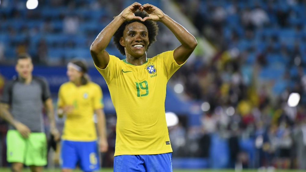 Willian, en festejo en un partido de Brasil