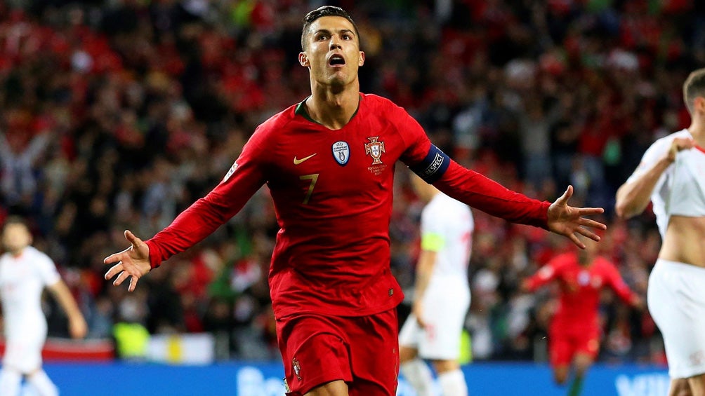 Cristiano Ronaldo celebra un gol con Portugal 