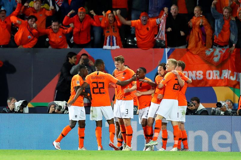 Holanda festeja anotación en Semifinal de Liga de Naciones