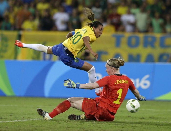 Marta en un partido con la selección de Brasil 