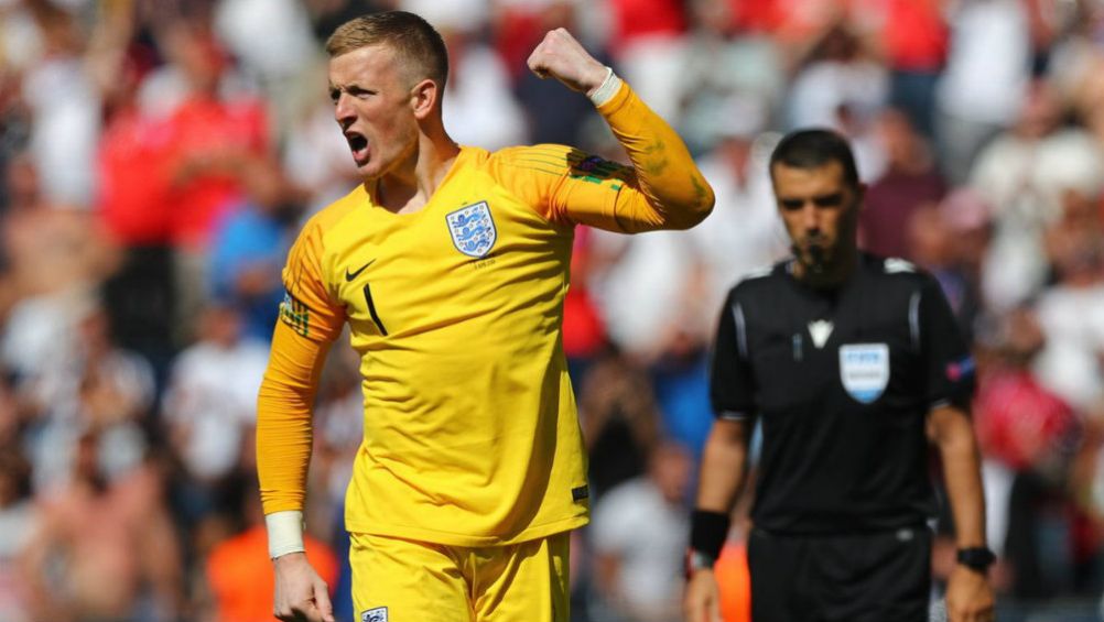 Pickford celebra triunfod e Inglaterra