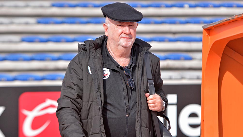 Manuel Lapuente en el Estadio de la BUAP