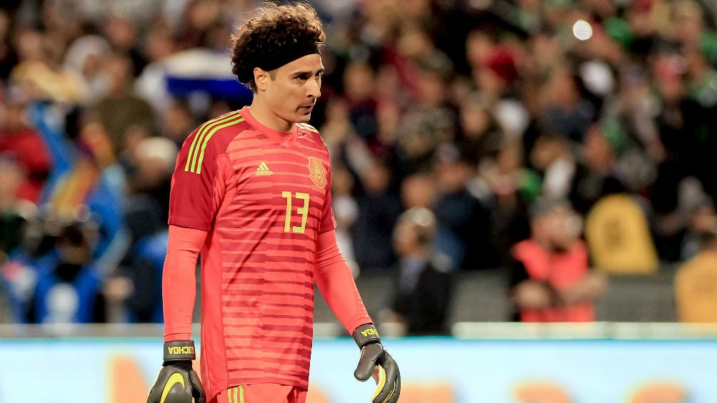 Ochoa durante un partido amistoso de la Selección Mexicana 