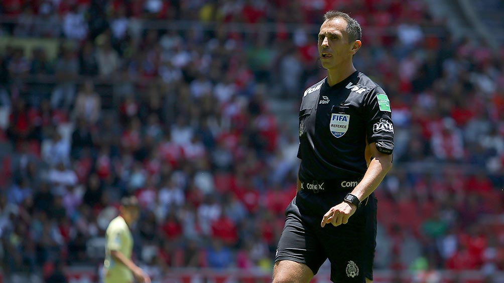 Luis Enrique Santander durante un partido