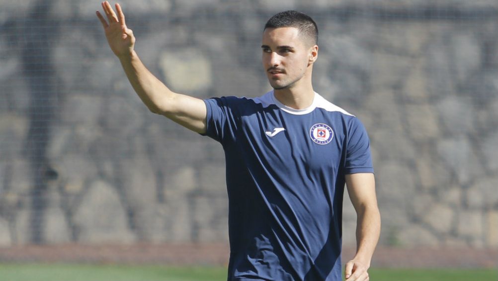 Eustaquio, en un entrenamiento de Cruz Azul