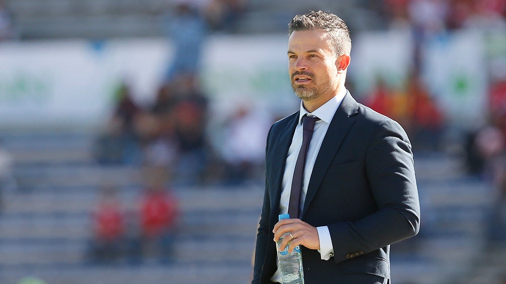 Rafa Puente Jr. en un partido de Gallos