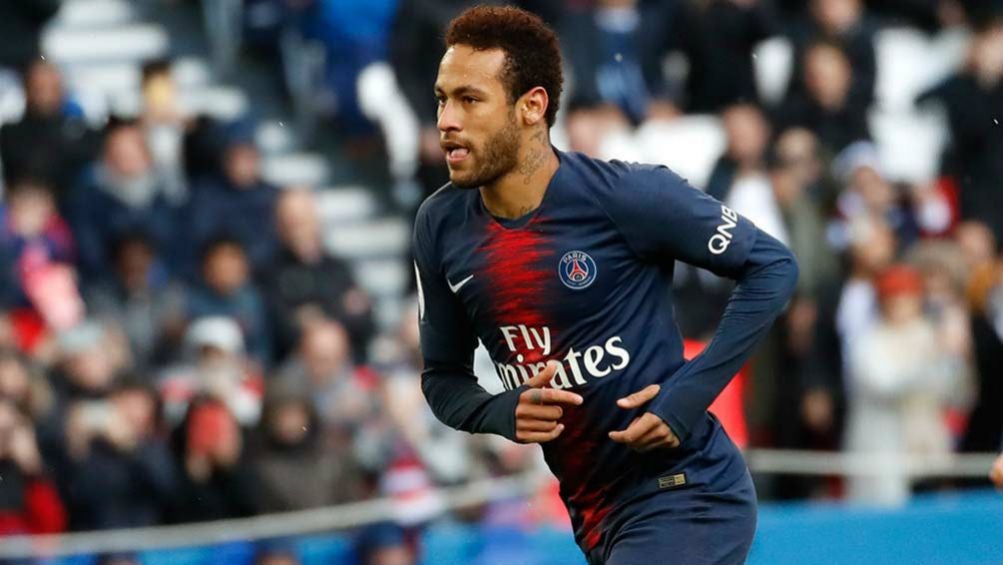 Neymar durante un juego con el PSG