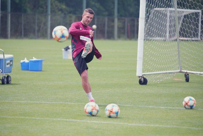 Podolski, en un entrenamiento del Vissel Kobe