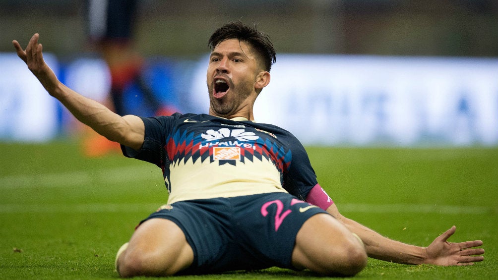 Oribe celebra una anotación contra las Chivas