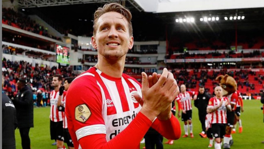 Luuk de Jong en un partido con el PSV 