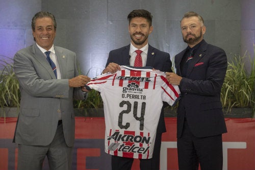 Presentación oficial de Oribe Peralta con las Chivas