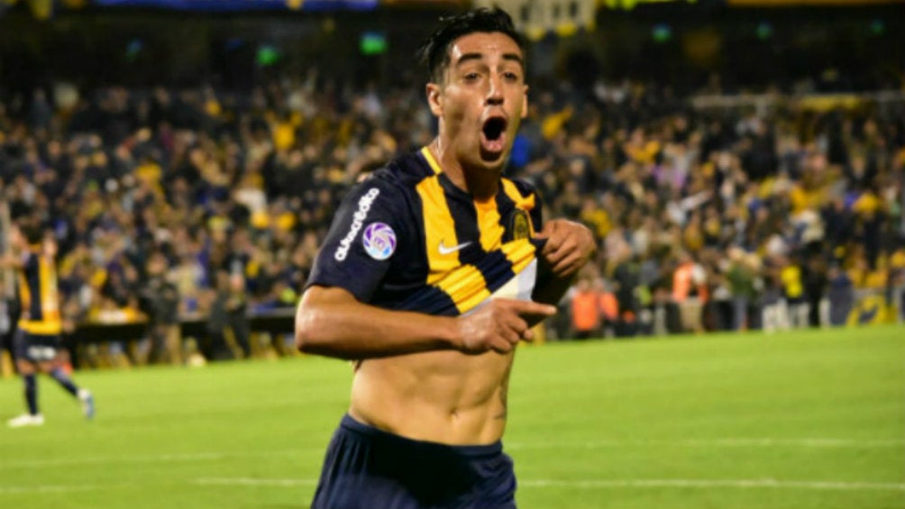 Camacho celebra anotación con Rosario Central 